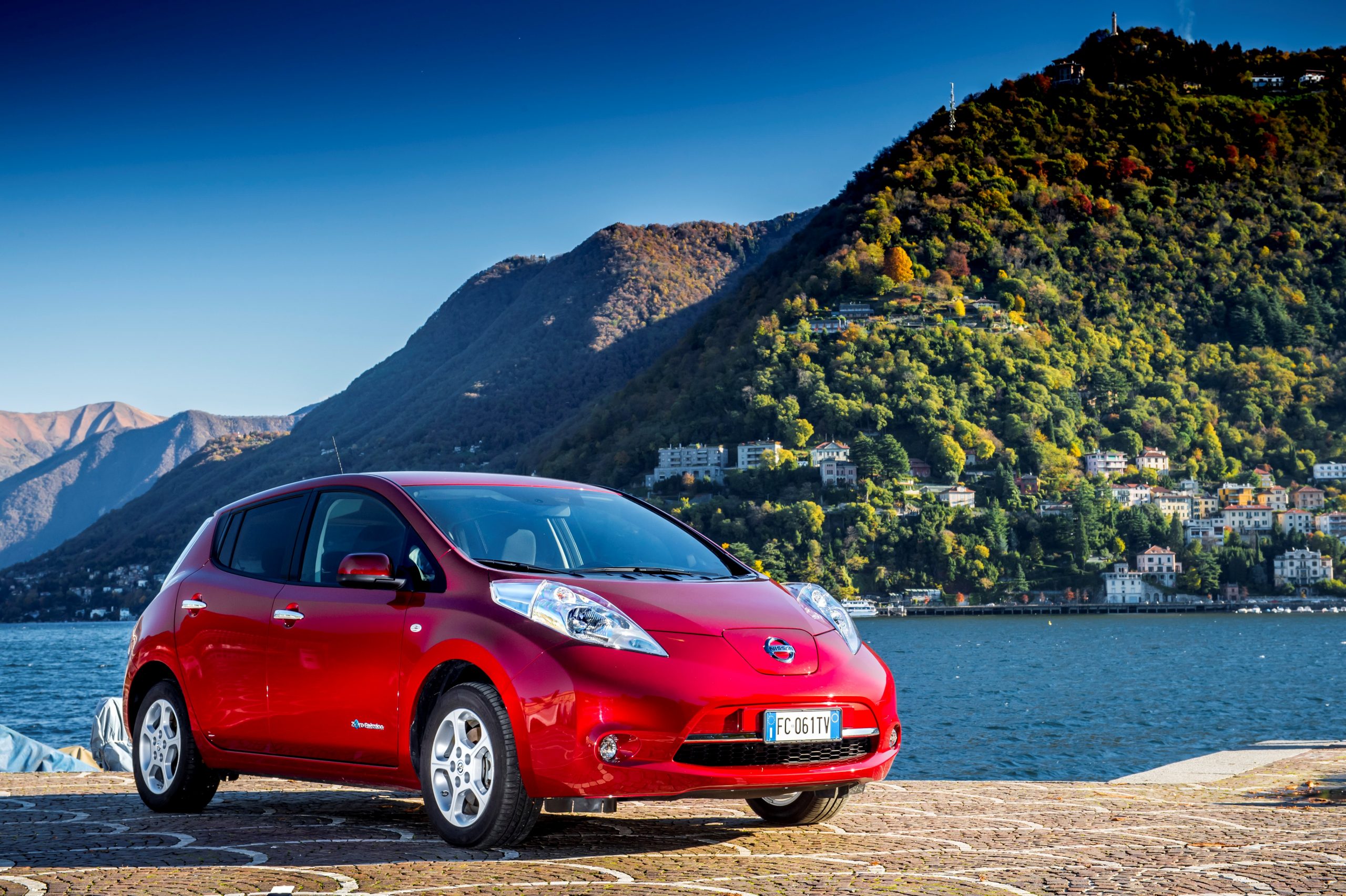 Nissan celebrates 75,000 electric vehicle sales in Europe – Car Dealer ...