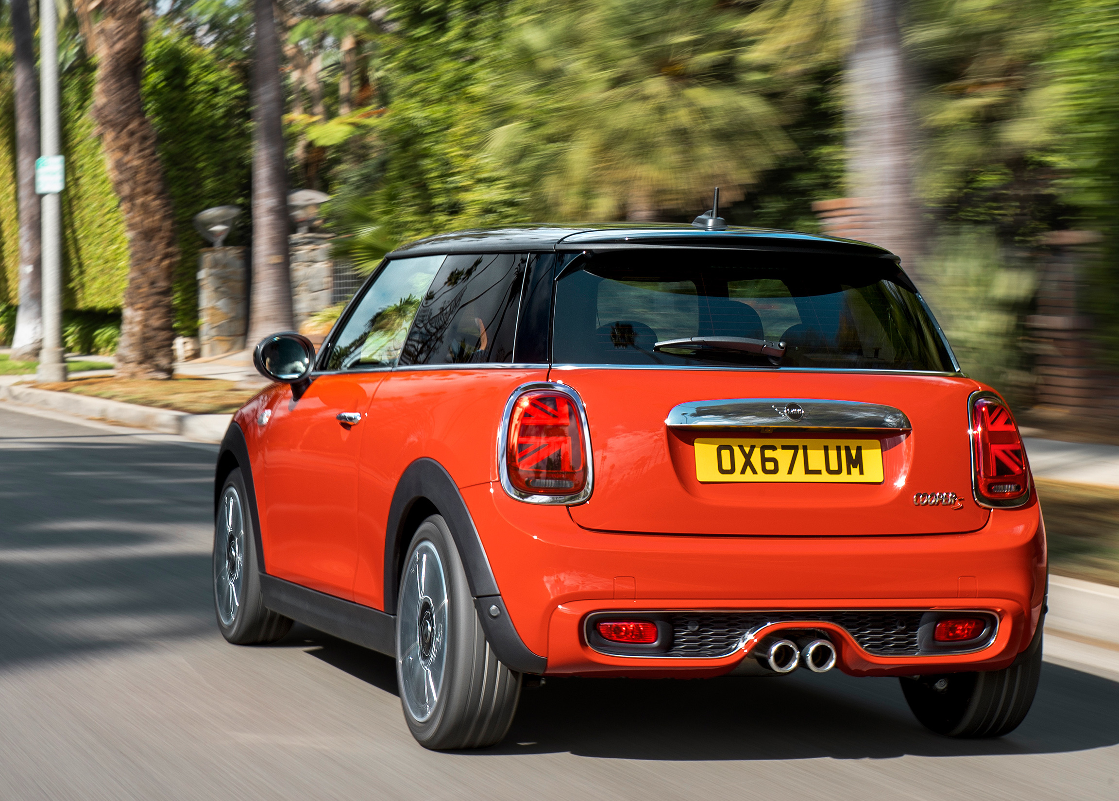 Facelifted Mini truly flies the flag for the UK - Car ...