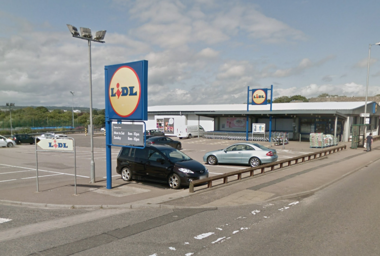 Former supermarket set to Arnold Clark Volvo in