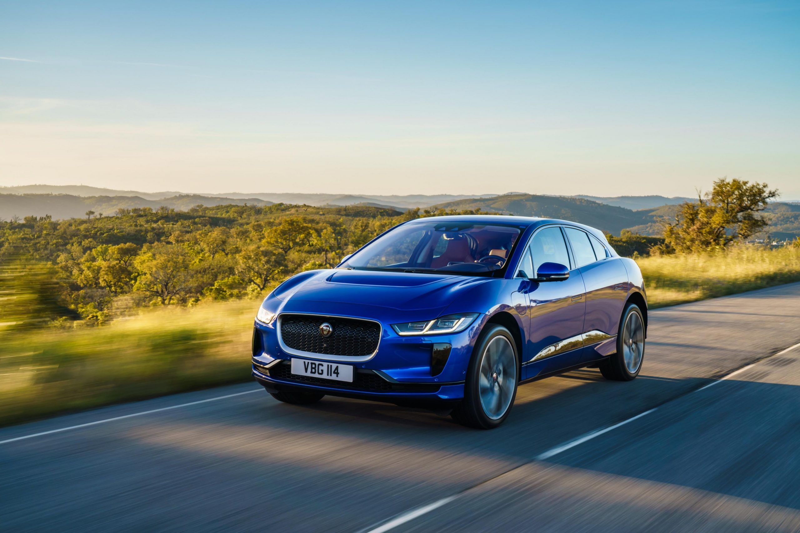 Voiture Électrique Jaguar I-Pace Sur La Route