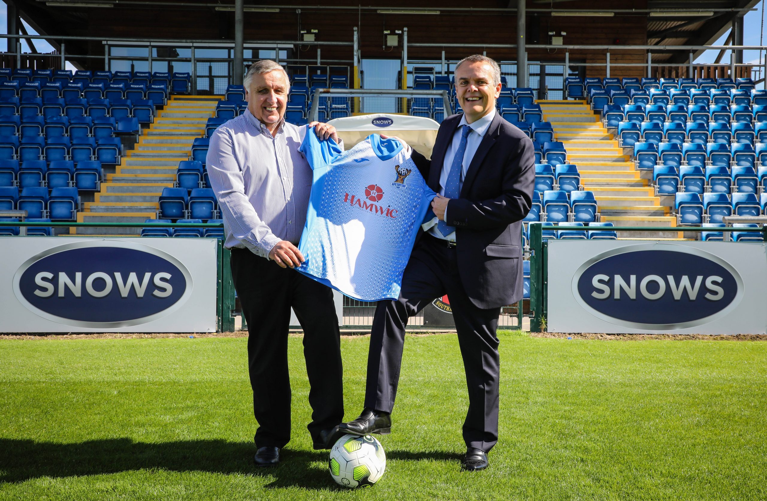 Snows signs as stadium sponsor for AFC Tot