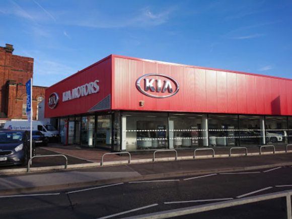 Lookers Stockport Takes Two Top Prizes At Kia's Dealer Excellence ...