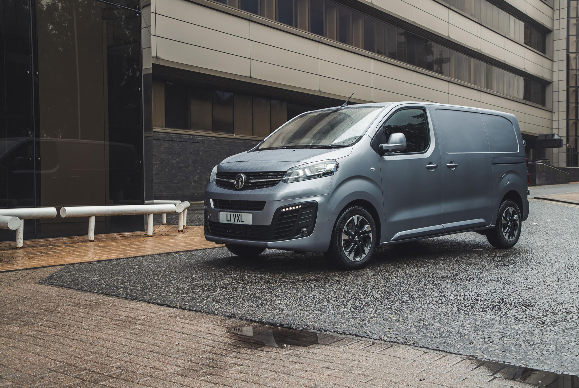 Vivaro sporting. Opel Vivaro van 2021. Опель Виваро 2020 фургон. Vauxhall LCV.