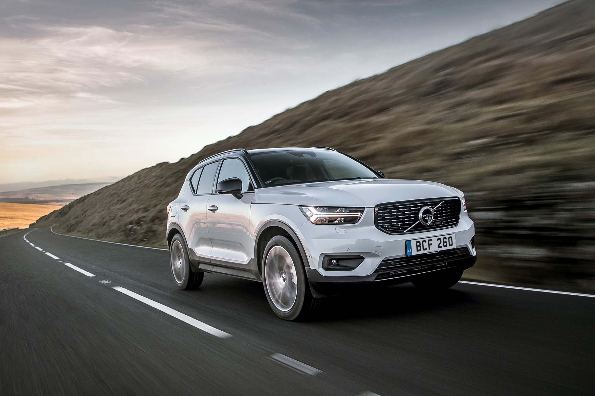 Volvo XC40 recharge plug-in hybrid