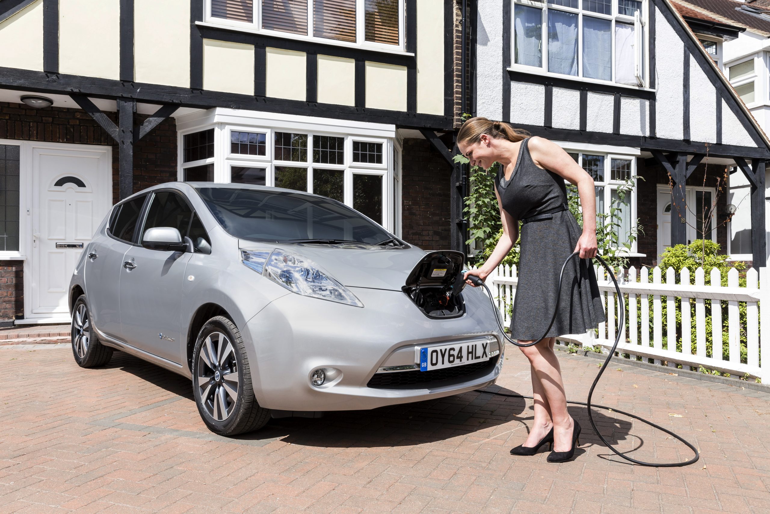 Electric car chargers will switch off at peak times to reduce strain on National Grid – Car Dealer Magazine