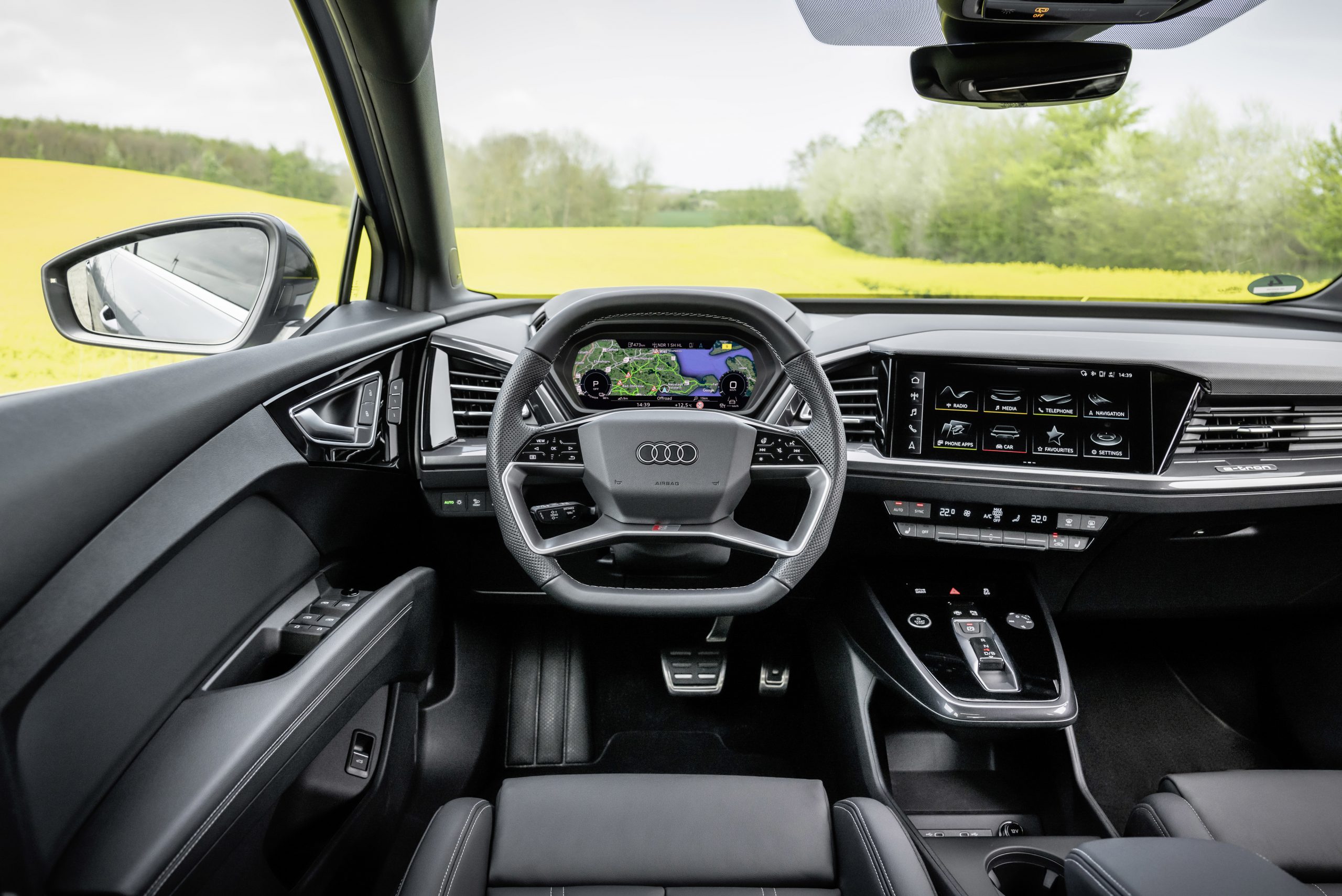 Cockpit of Audi Q4 Sportback 50 e-tron quattro Edition One