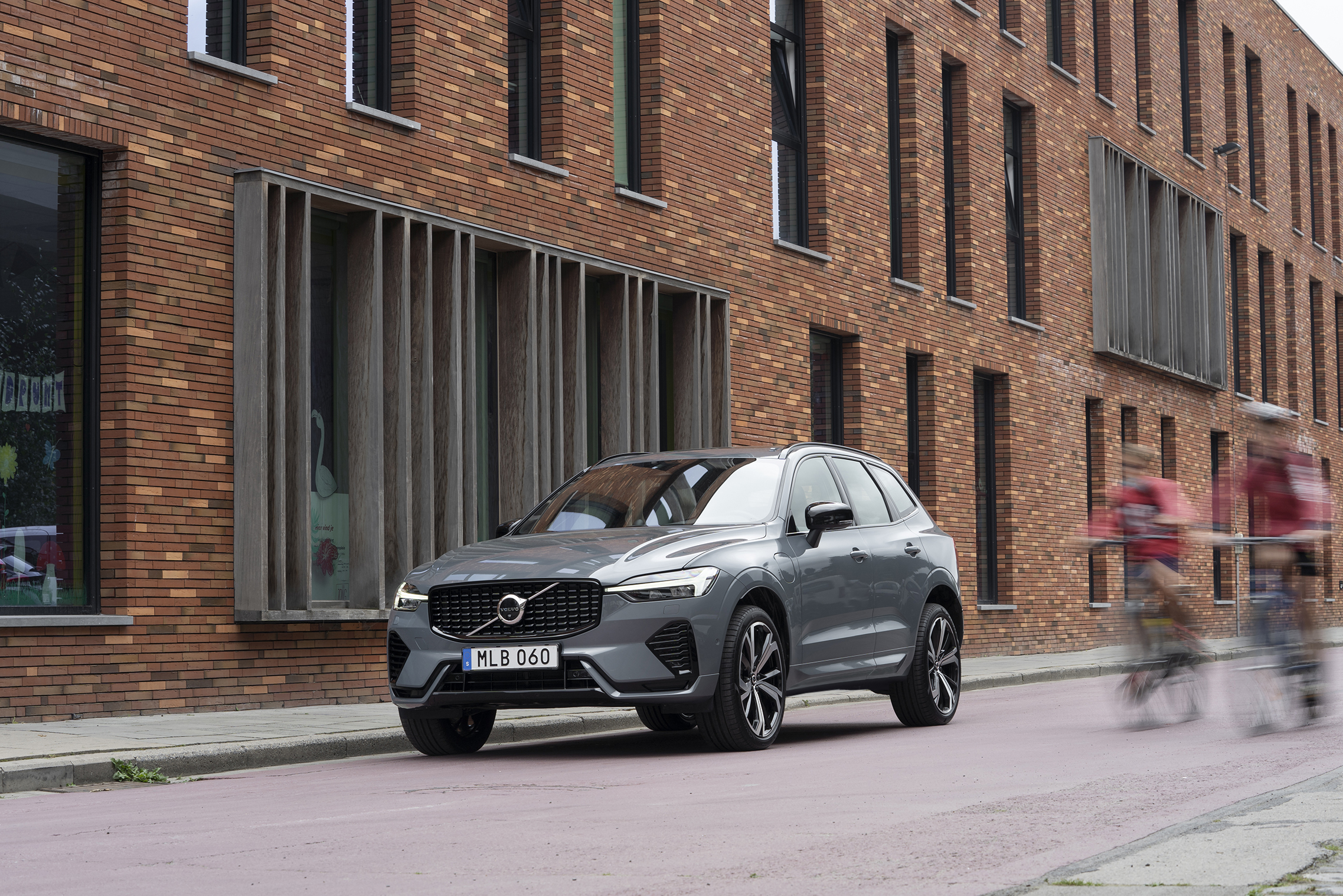 Volvo XC60 T8 on an urban road
