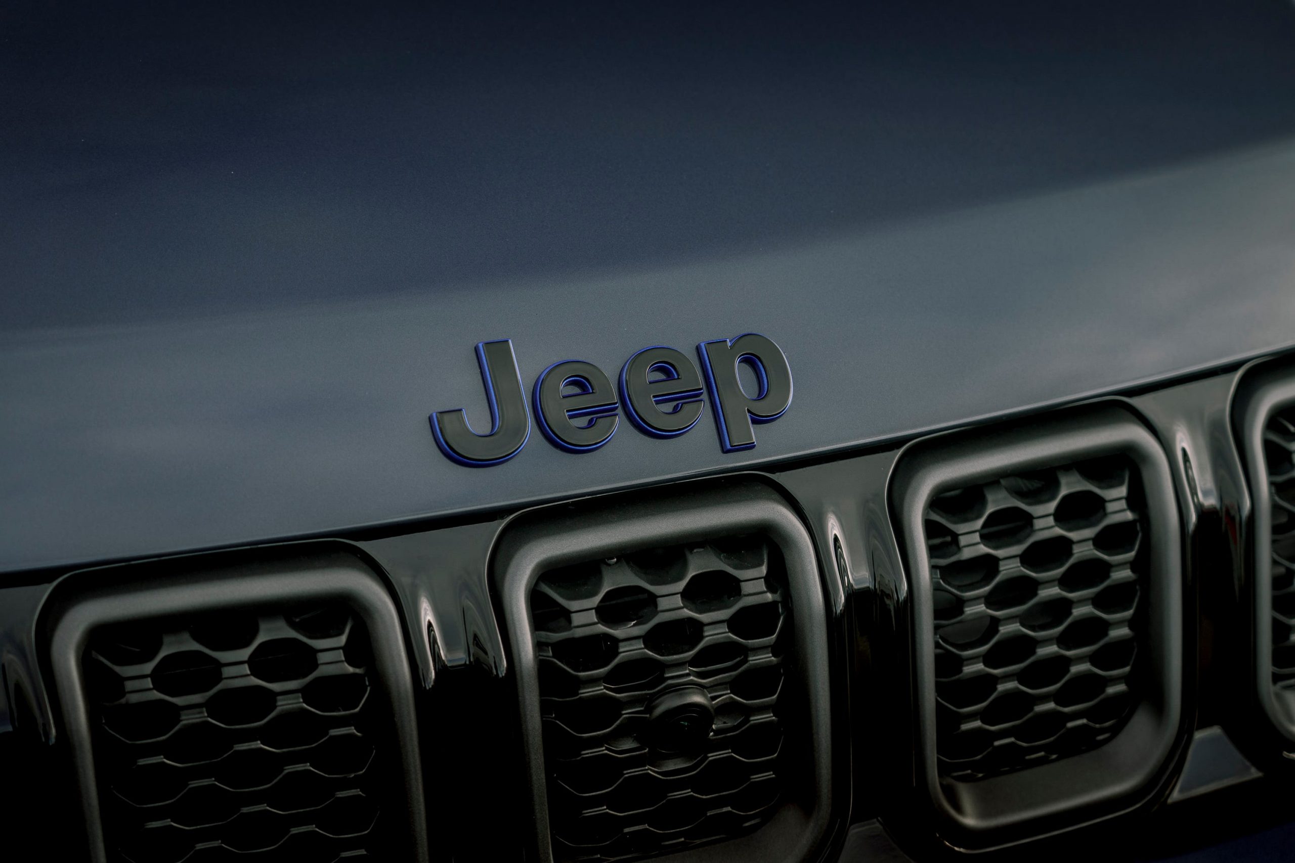 Jeep logo on the front of the new Compass
