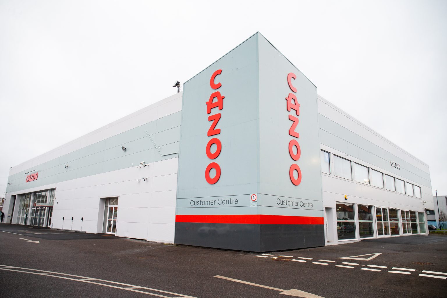 Exclusive Snows poised to take over flagship Cazoo used car site in