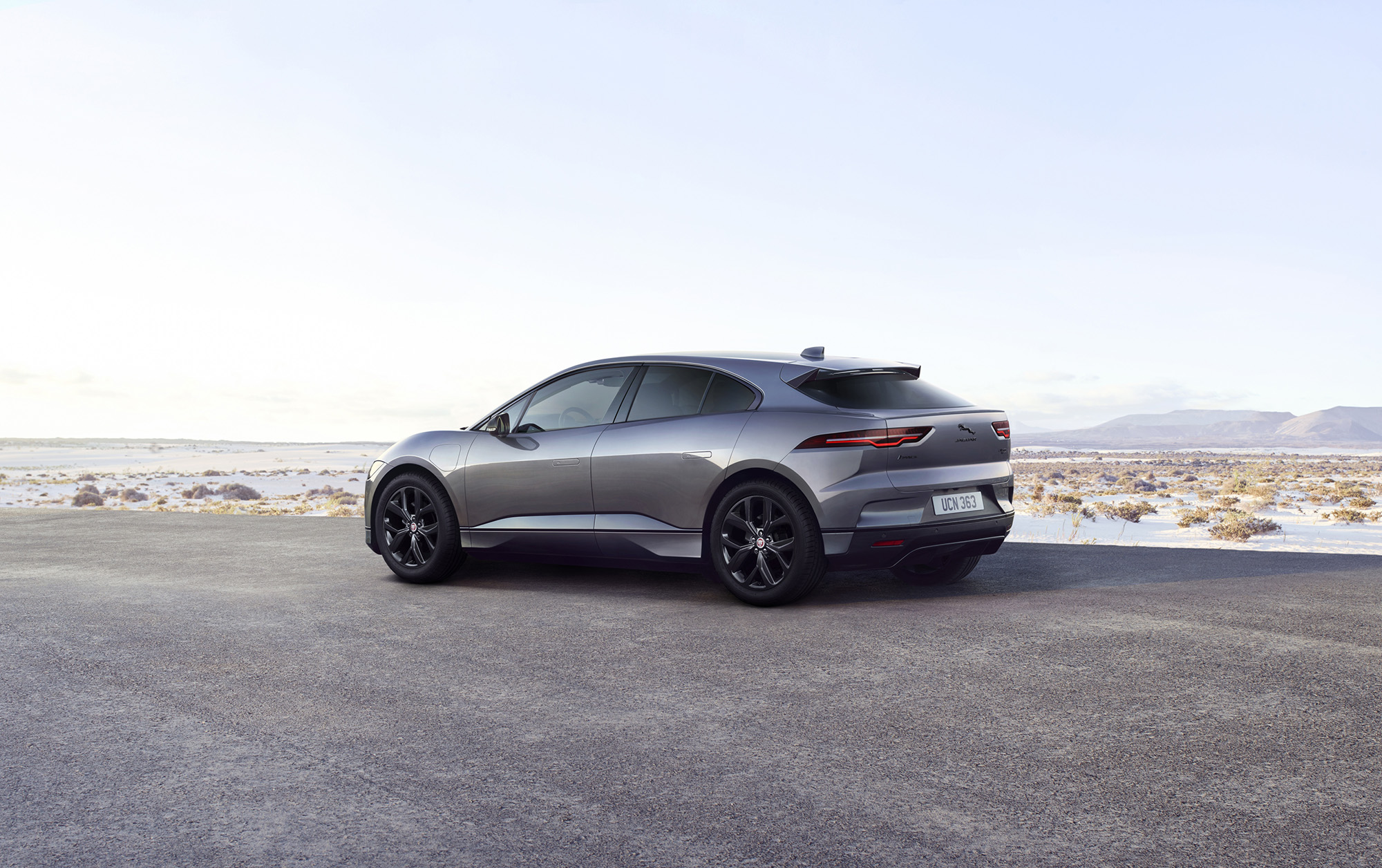 Jaguar_I-Pace_22MY_Black_Exterior_20.04.21_002