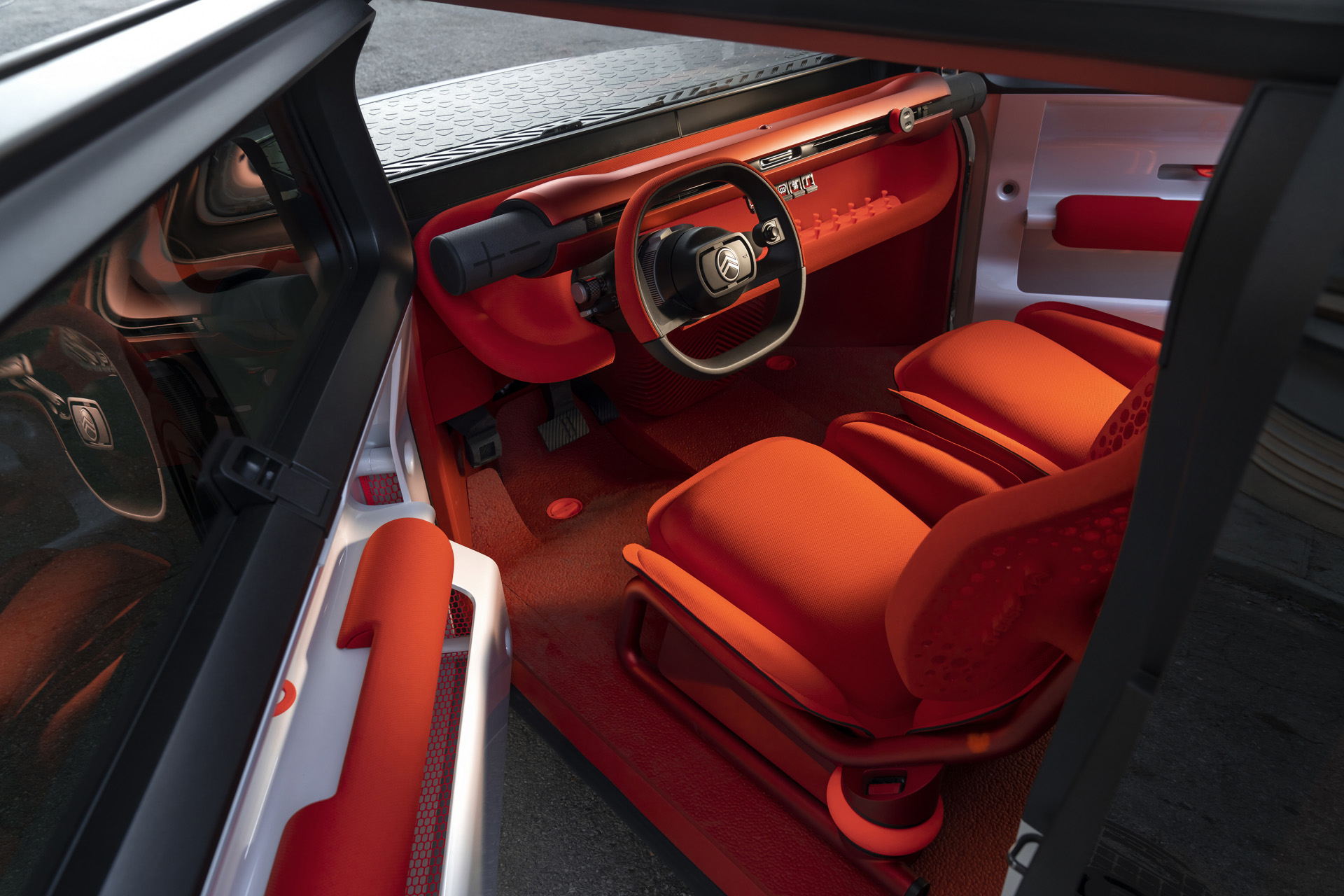 Citroen Oli interior, CD 182