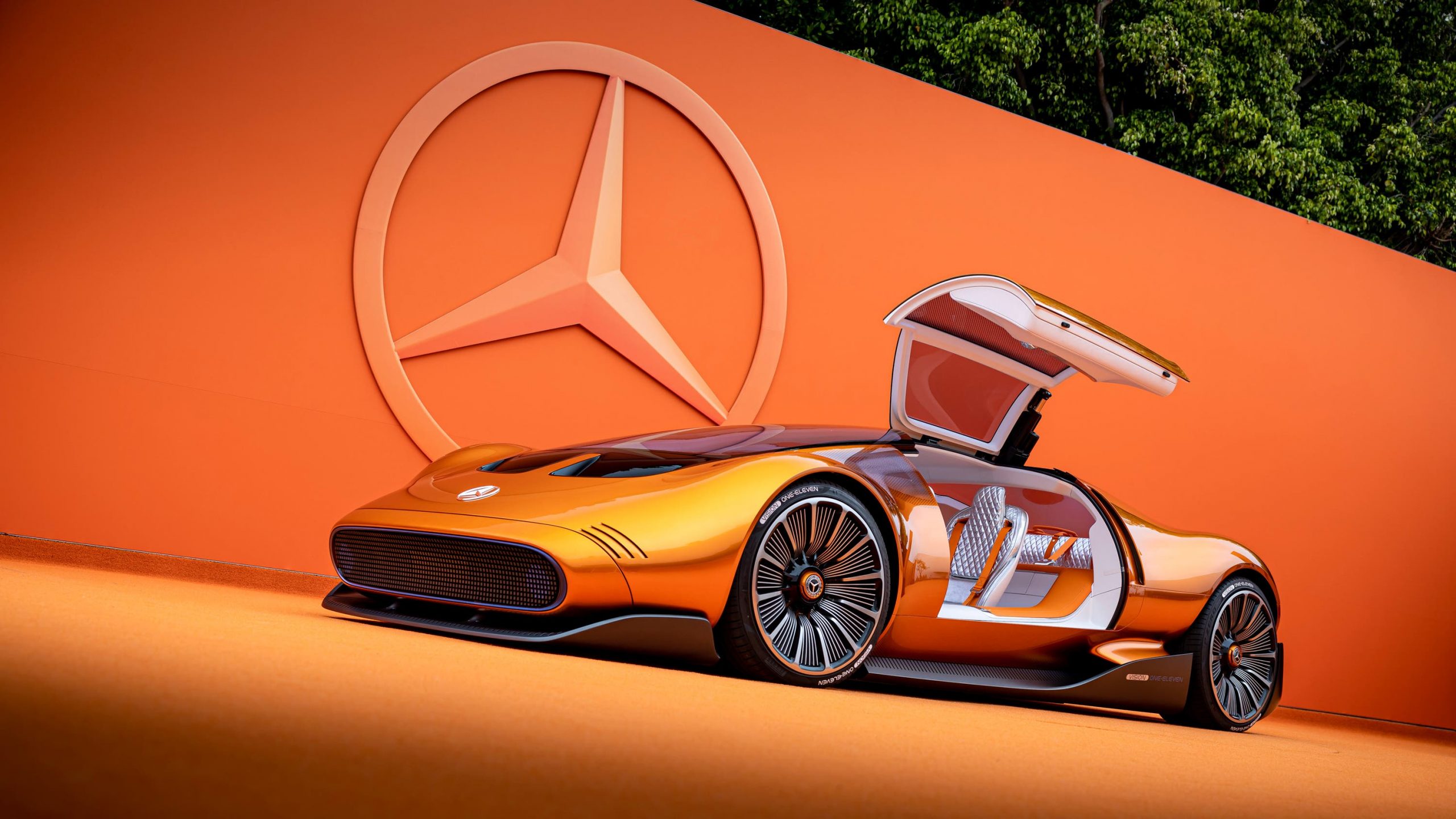 Mercedes One-Eleven with wing door open
