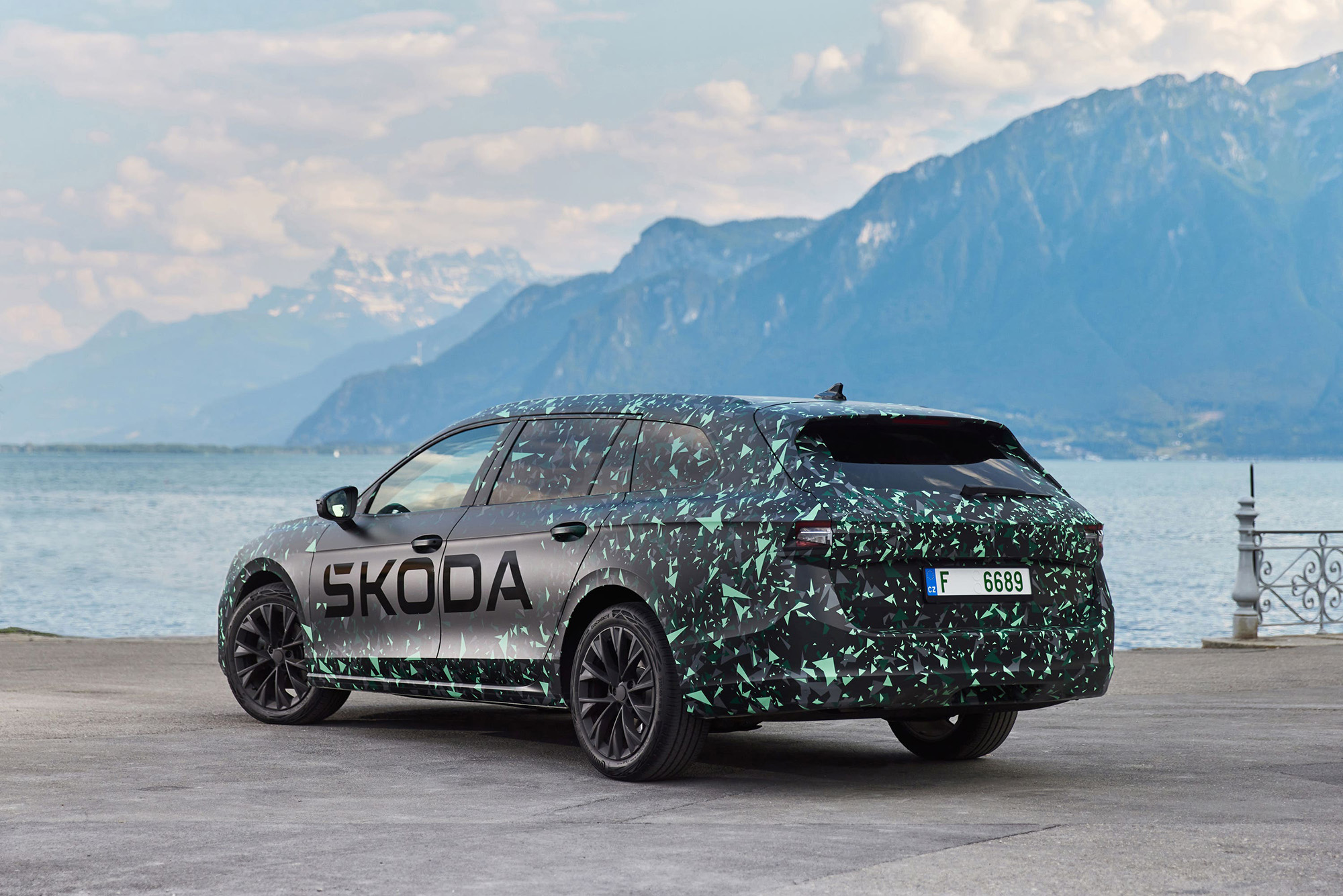 Skoda Superb for 2024 rear (fourth gen) via PA