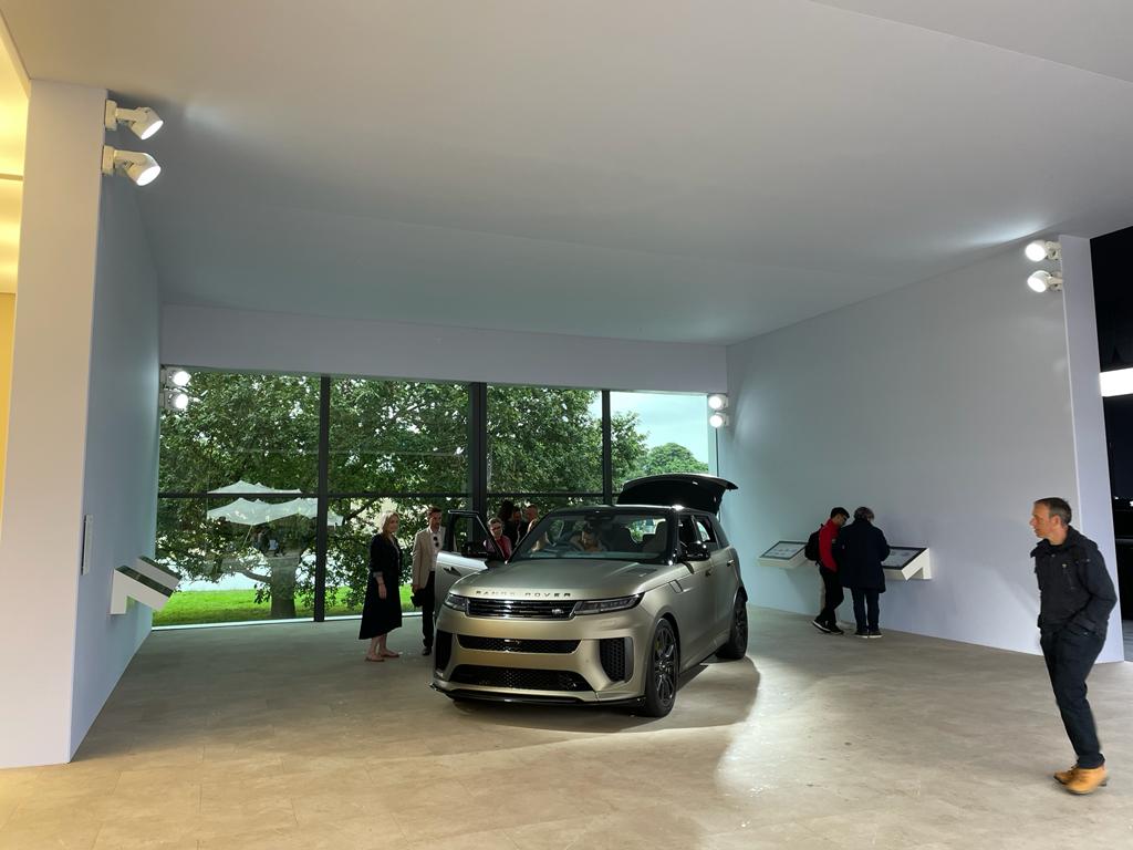 Range Rover section