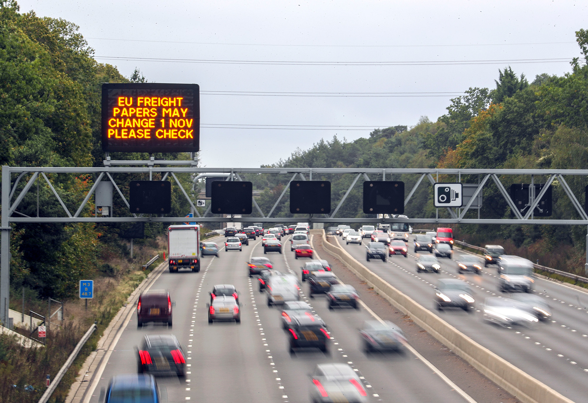 Matrix sign over M3 near Camberley warning about EU freight paper changes ahead of Brexit, via PA, 30 Sep 2019